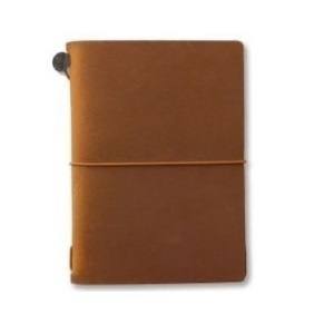 Books Kinokuniya: TRAVELER'S notebook Starter Kit <Regular Size