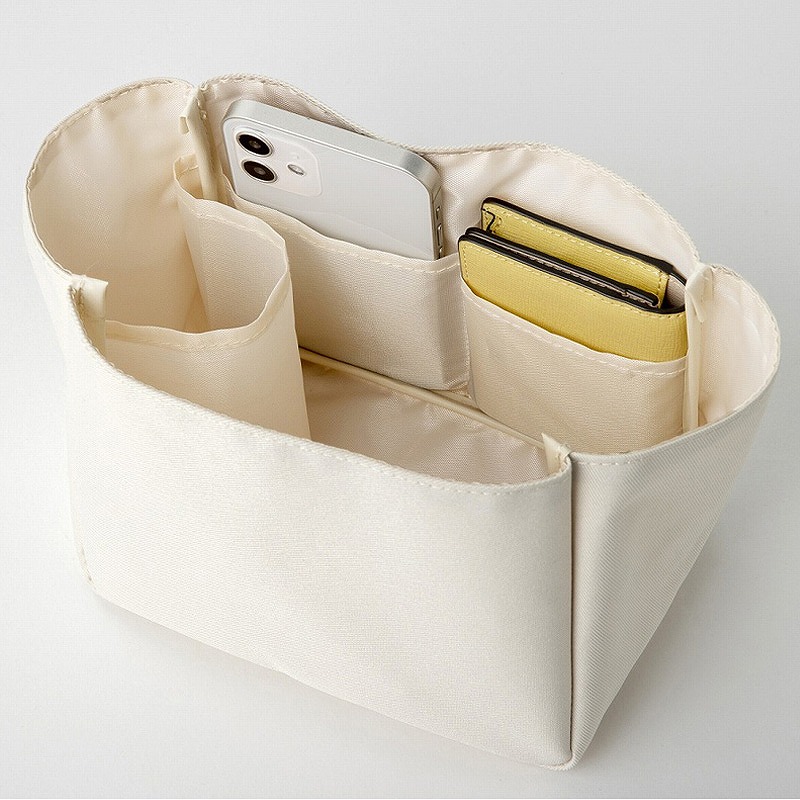 Books Kinokuniya: Mila Owen FRONT BELT TOTE