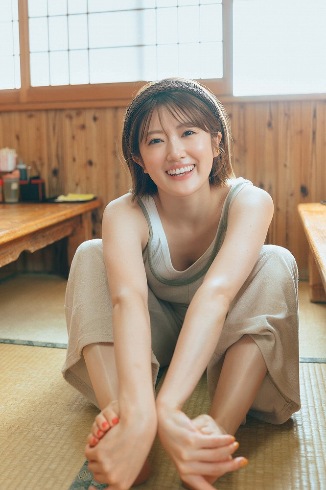 Books Kinokuniya: 乃木坂46樋口日奈1st写真集 恋人のように / 前
