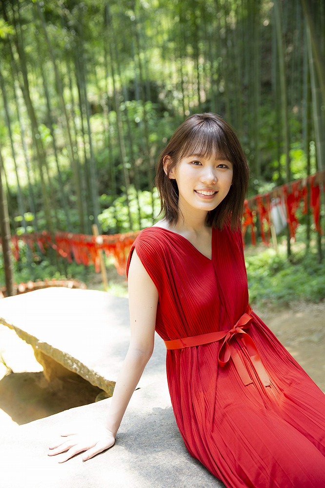 Books Kinokuniya 青春の瓶詰め 小池美波ファ スト写真集 小池美波 阿部ちづる